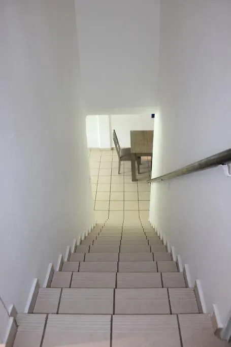 Near The Airport And Cozy Home Carolina Apartman