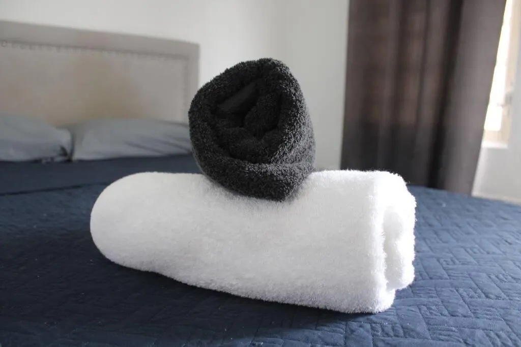 Apartman Near The Airport And Cozy Home Carolina