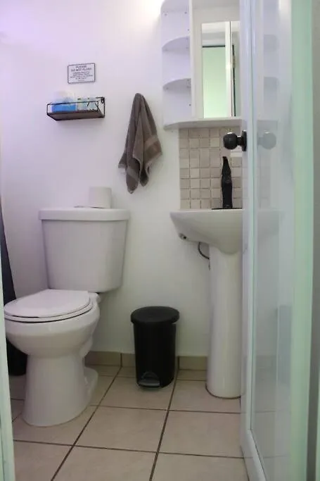 Near The Airport And Cozy Home Carolina Apartman
